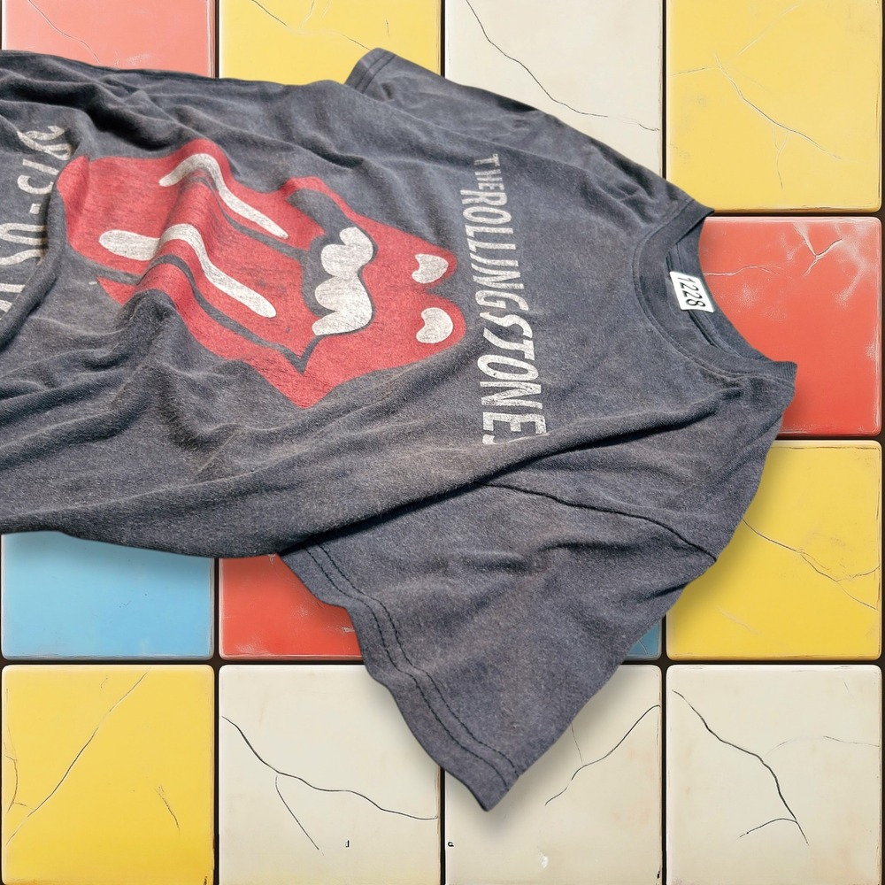 Rolling Stones 1975 US Tour Tee Y2K Black S Sun Faded Band Rock Music Lips Shirt - Picture 10 of 15